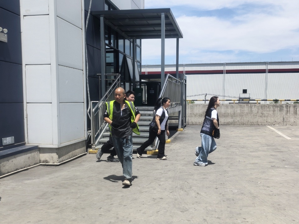 1745822519621299.jpg 1745822519621299.jpg